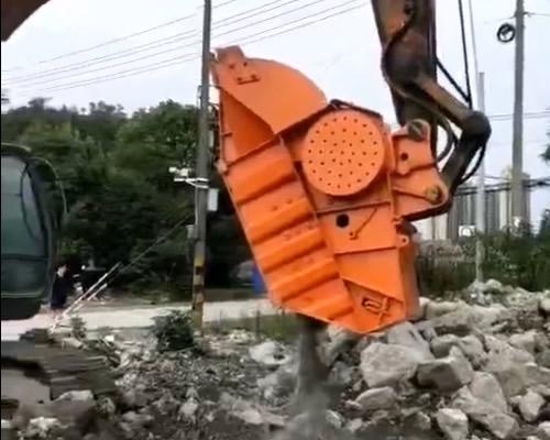 Methods to prevent the oil circuit of the breaking hammer from being polluted